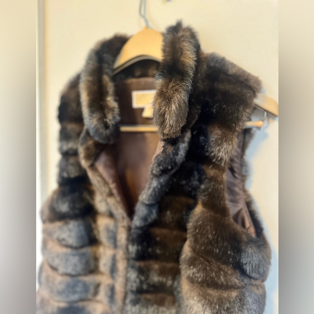MICHAEL Michael Kors Dark Brown Faux Fur Vest - Picture 7 of 10